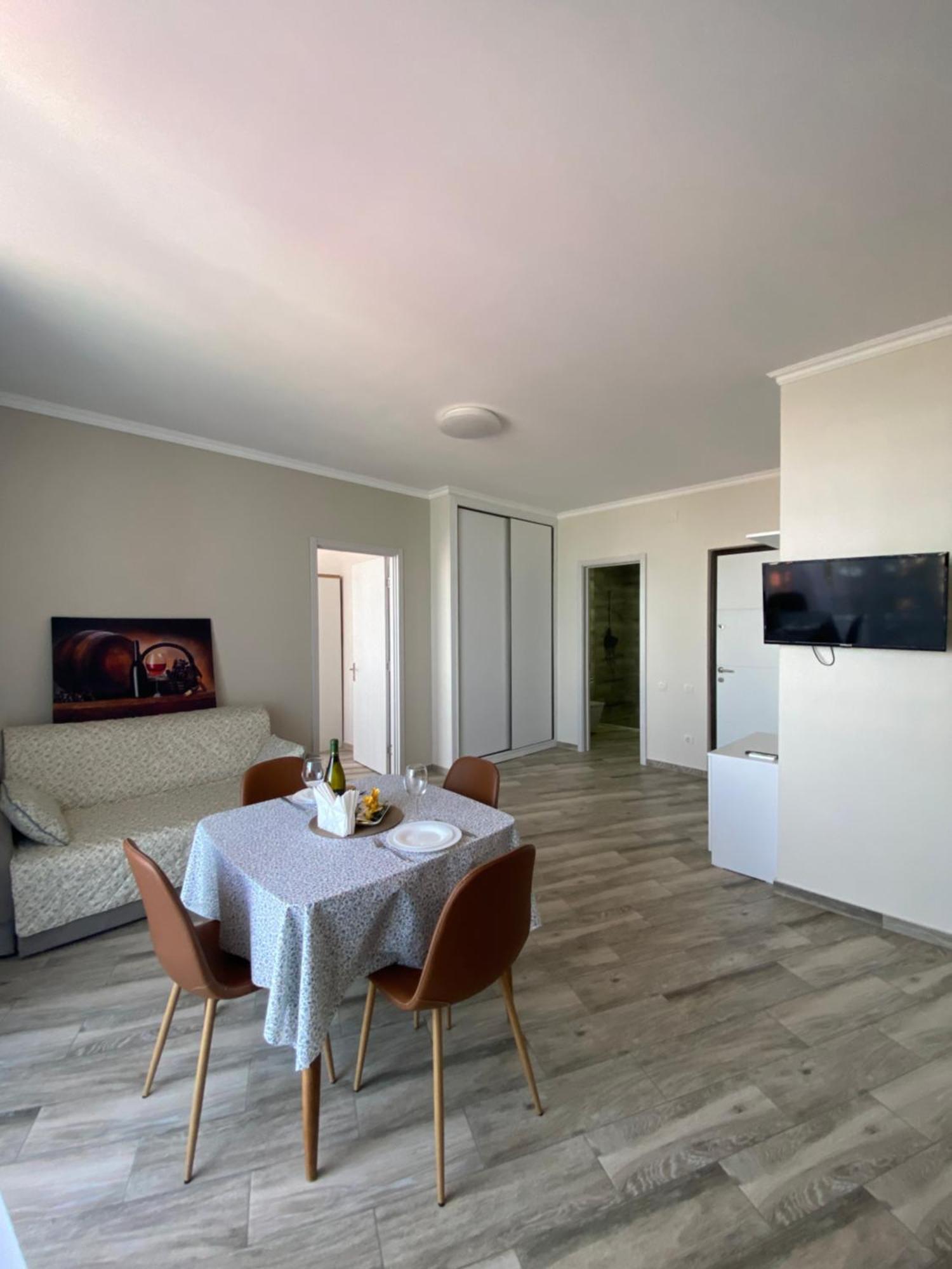 Luna Apartment