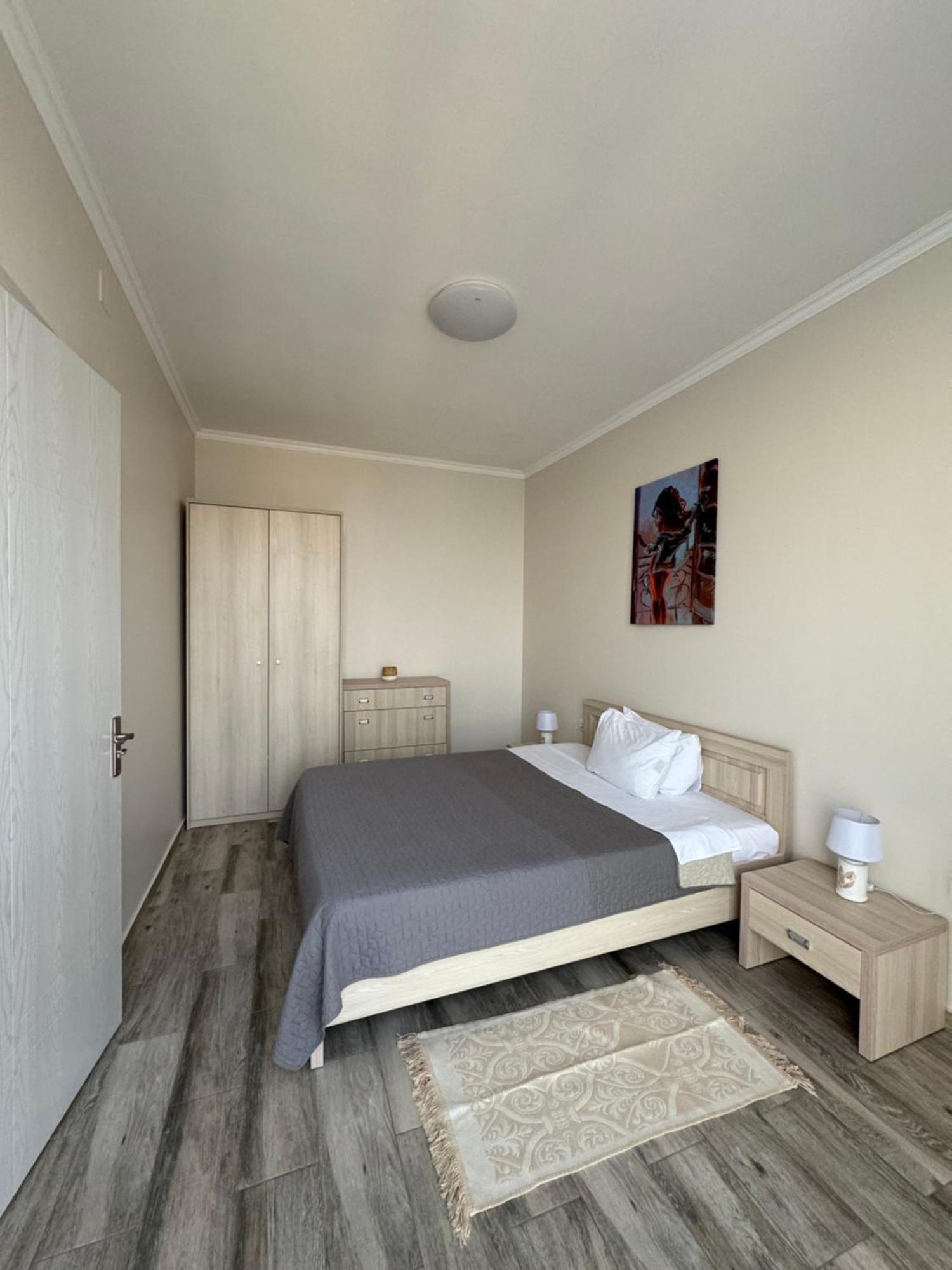 Luna Apartment